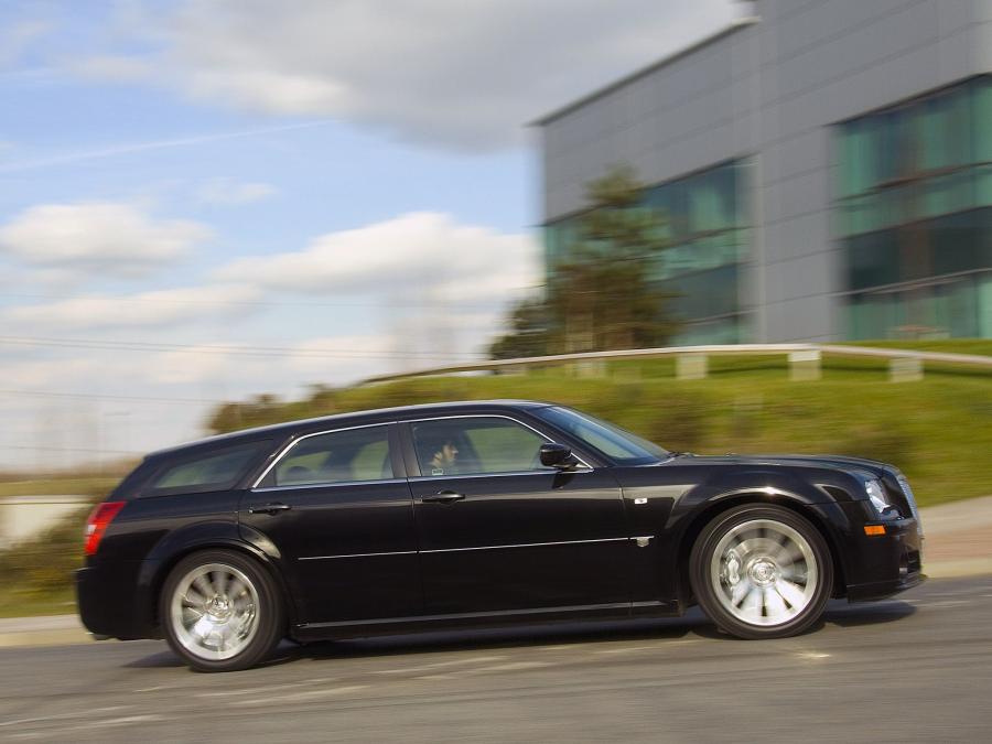  Chrysler 300C SRT8 Touring 2006 года  (UK) (фото 8 из 18)